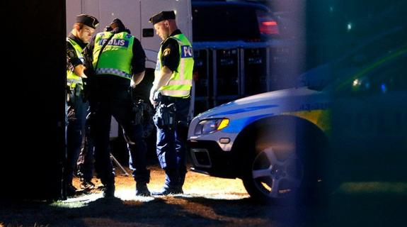Σουηδία: Μασκοφόροι εκσφενδόνισαν καπνογόνα εναντίον αντιφασιστικής εκδήλωσης
