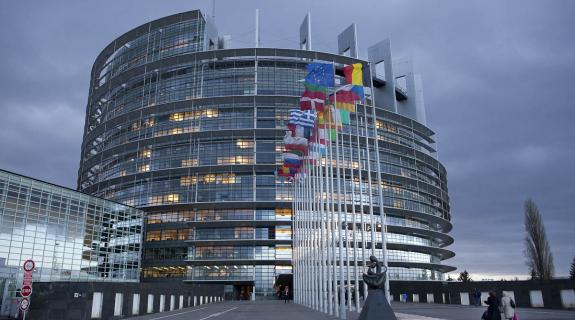 Η πρώτη επίσημη εκτίμηση κατανομής εδρών στο Ευρωκοινοβούλιο (ΠΙΝΑΚΑΣ)