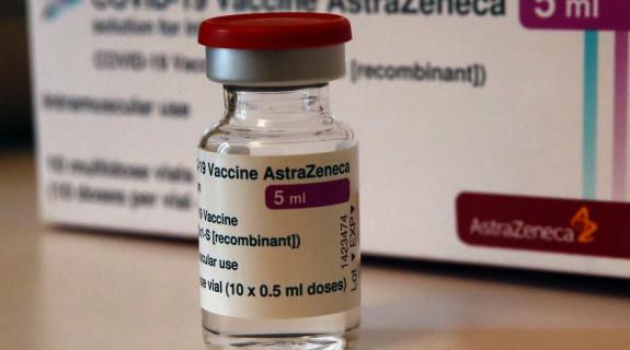 Απόσυρση AstraZeneca: Πόσο πρέπει ν’ ανησυχούν όσοι έκαναν το εμβόλιο