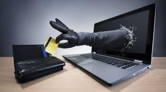 Διαδικτυακή απάτη στοχεύει στην απόσπαση χρημάτων από τραπεζικούς λογαριασμούς