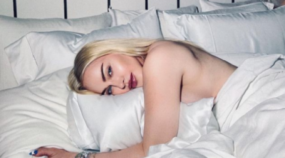 Madonna:Οι ημίγυμνες φωτογραφίες της που κατέβασε το Instagram και το μήνυμα της