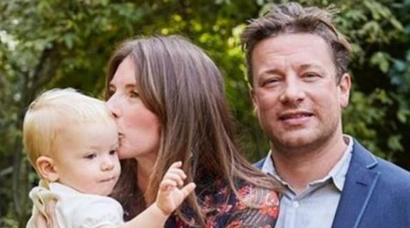 Jamie Oliver: Αποκάλυψε ότι η σύζυγός του πάσχει από σοβαρό πρόβλημα υγείας