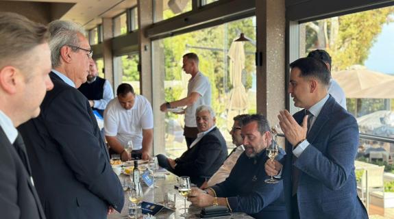 Καλωσόρισε την ΑΕΚ στην Κύπρο ο Κίρζης: «Συναπάντημα δυο ιστορικών συλλογών»