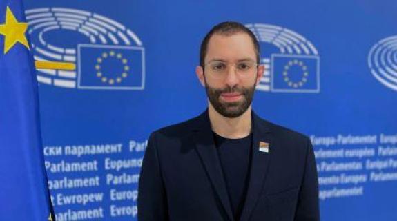 Ο Οζ Καραχάν υποψήφιος ευρωβουλευτής με τους Οικολόγους