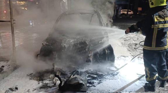 Έπιασαν 43χρονο για το κάψιμο αυτοκινήτων σε πρατήριο