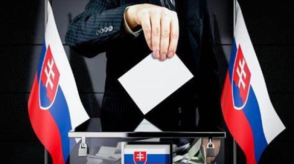 Στις κάλπες οι Σλοβάκοι για την εκλογή νέου Προέδρου