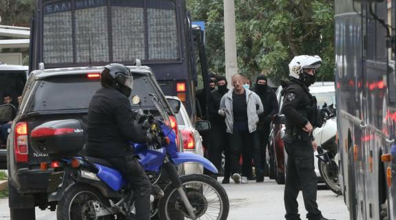 Ελλάδα: Στη φυλακή οι 6 κατηγορούμενοι για συμμετοχή στην «Σύμπραξη Εκδίκησης»