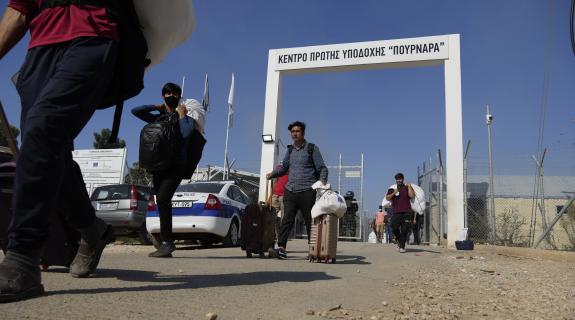 Συγκεντρώνουν «υποψήφιους» παράτυπους μετανάστες πριν τους στείλουν στην Κύπρο
