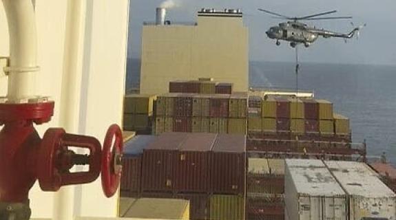 Βίντεο από το ρεσάλτο σε πλοίο ισραηλινής εταιρείας στα Στενά του Ορμούζ