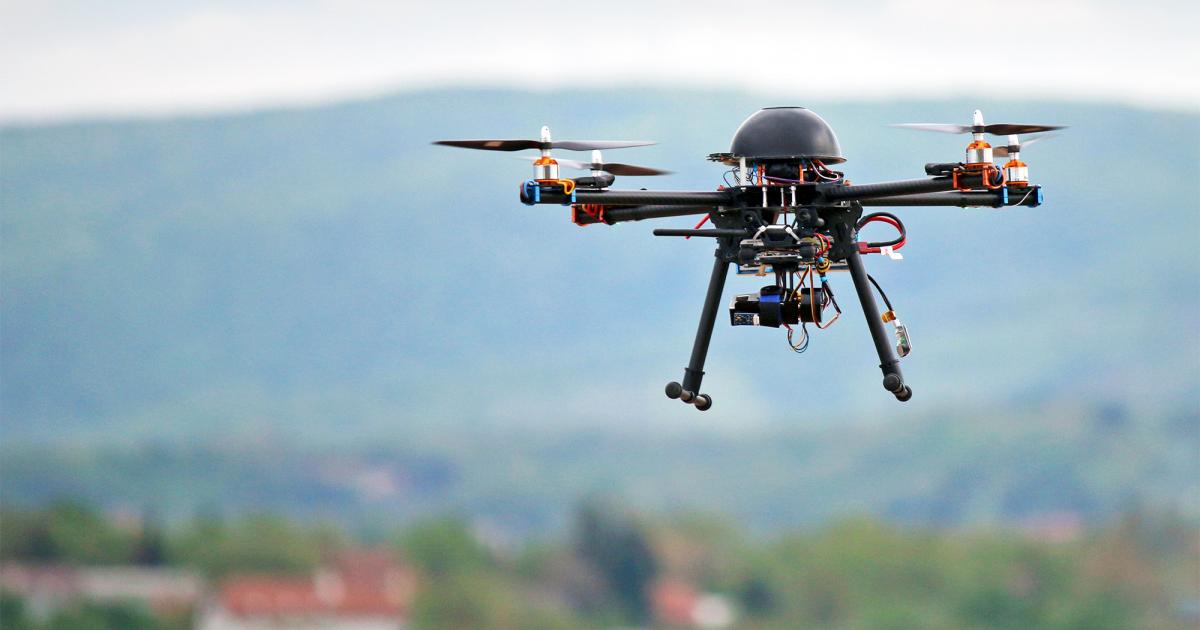 Εντόπισαν ένα drone που μεταφέρει ένα ύποπτο αντικείμενο