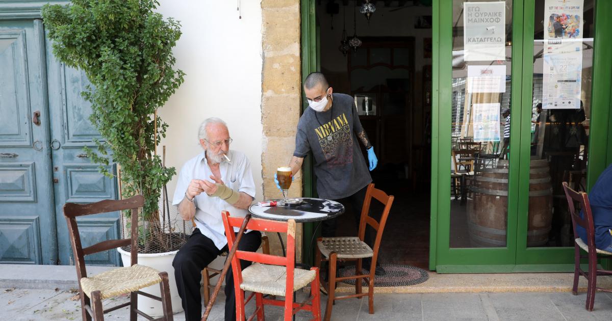 Το Limassol Cafe λειτουργούσε κανονικά, αγνοώντας τις παραγγελίες