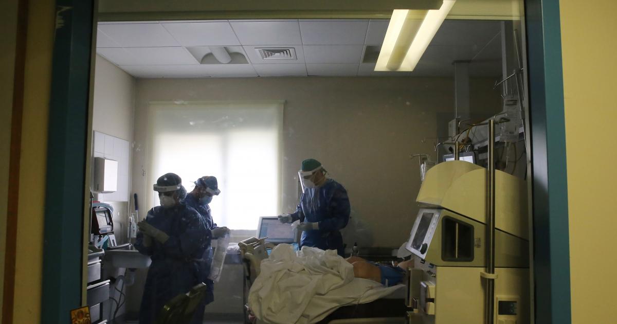 Ετοιμάζουν δημόσια νοσοκομεία για πιθανό τρίτο κύμα