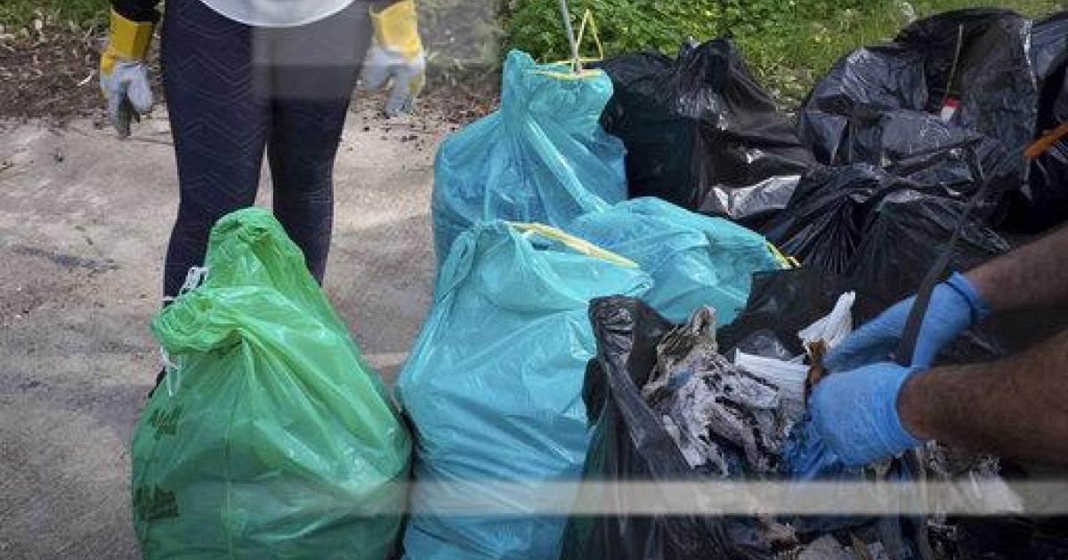 Ψάχνουν σκουπίδια για όσους είναι παράνομοι, δεν ανακυκλώνουν