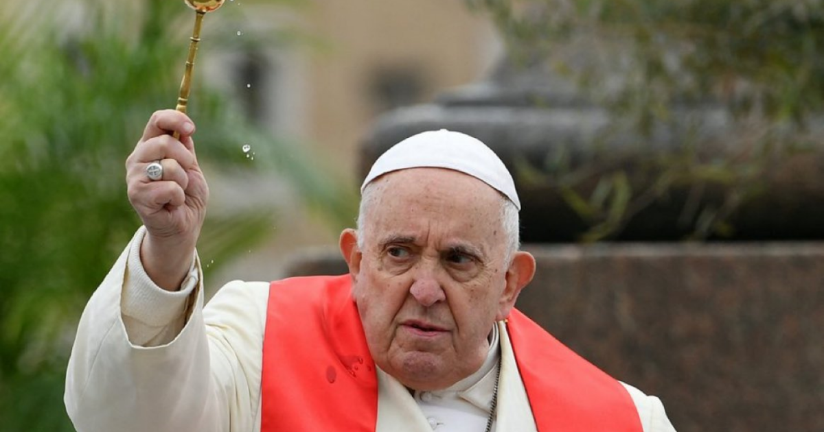 Papa Francesco è in chirurgia d’urgenza, i medici sono preoccupati
