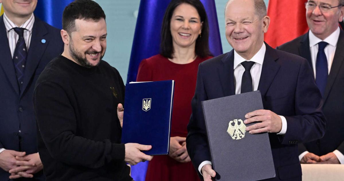 Zelensky a signé des accords de sécurité avec la France et l'Allemagne