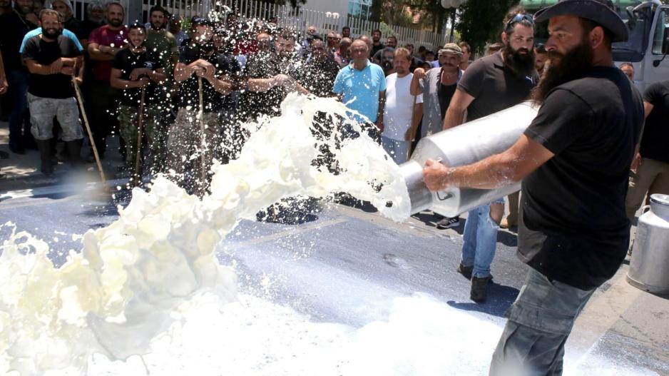 χαλούμι γάλα διαμαρτυρία Προεδρικό