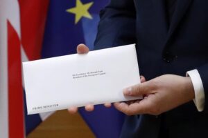 Γαλλία: Πρώτα εφαρμογή Brexit και μετά συνομιλίες με Λονδίνο