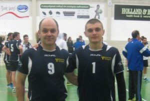 Πατέρας και γιος παίζουν στην ίδια ομάδα