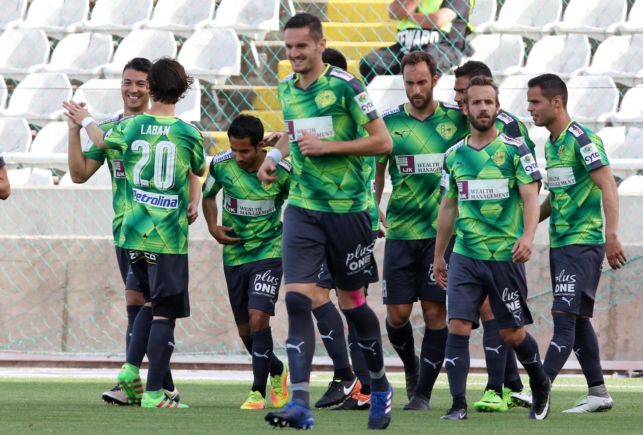 Επιτέλους νικάει και έτσι… και πλέον ελπίζει