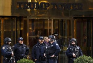 Σύλληψη 25 ατόμων στη Νέα Υόρκη που διαμαρτύρονταν για τις πολιτικές Τραμπ