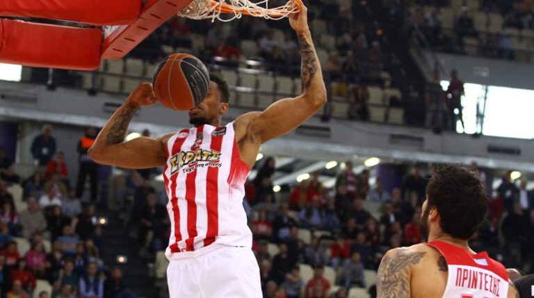 Σκορ και θέαμα από τον Ολυμπιακό κόντρα στον ΠΑΟΚ