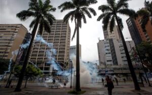 Νέος γύρος αντικυβερνητικών διαδηλώσεων στη Βενεζουέλα (ΦΩΤΟ)