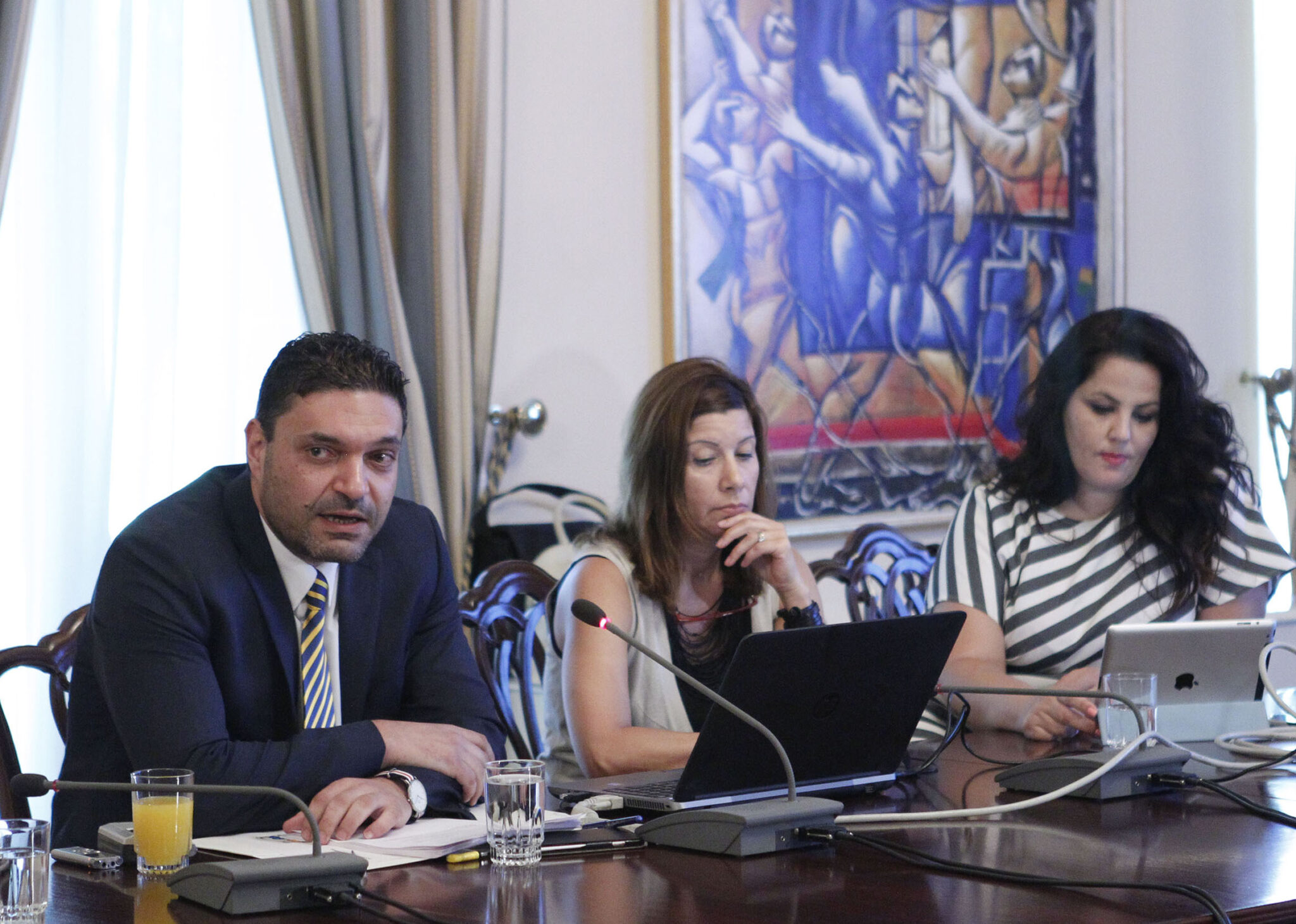 Ηλεκτρονικές υπογραφές για αιτήσεις και συναλλαγές πολιτών, με δημόσιο (ΒΙΝΤΕΟ)