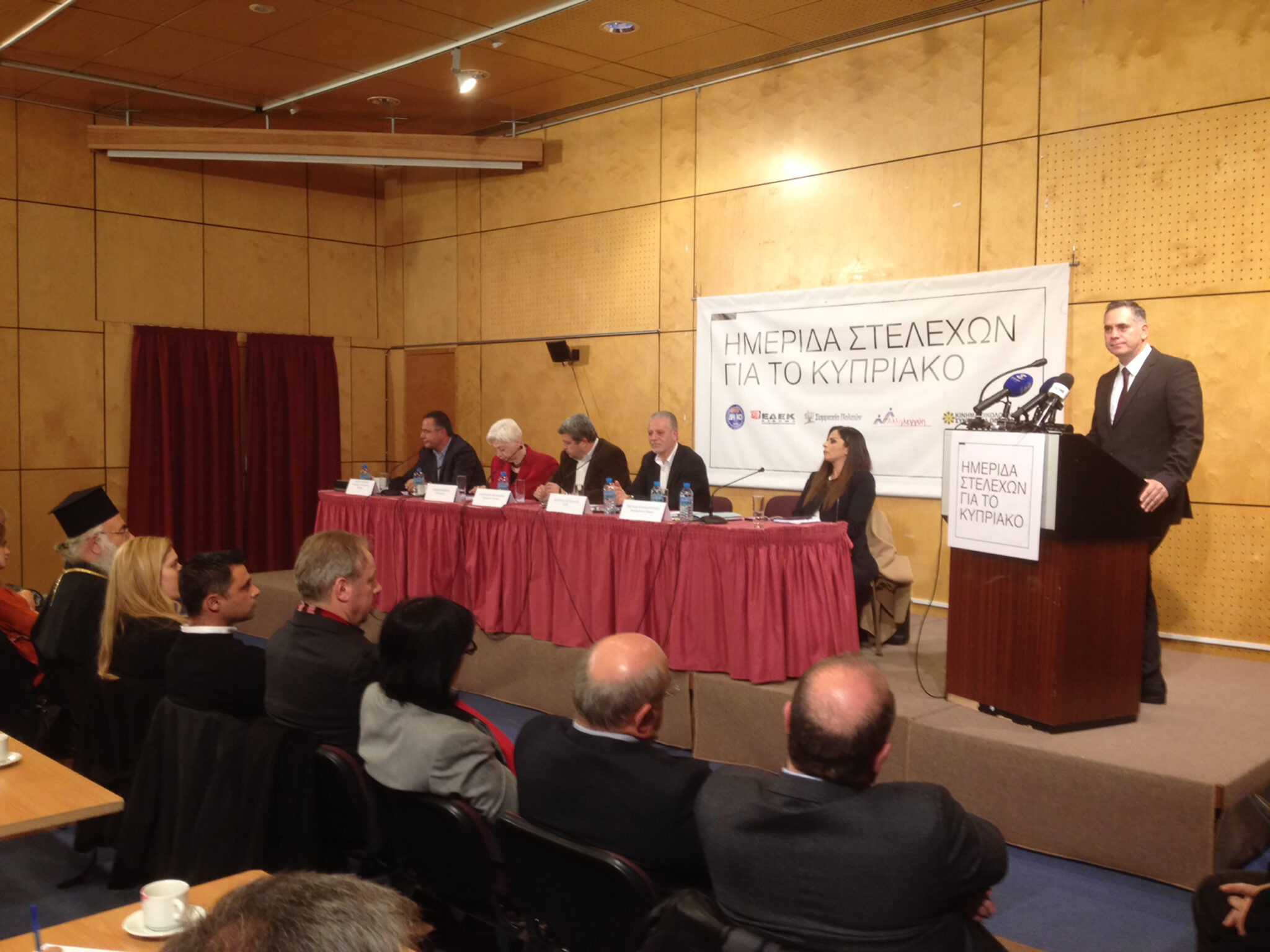 Στις 24 Απριλίου "ράβεται" το κοστούμι του υποψηφίου των πέντε κομμάτων (ΒΙΝΤΕΟ)