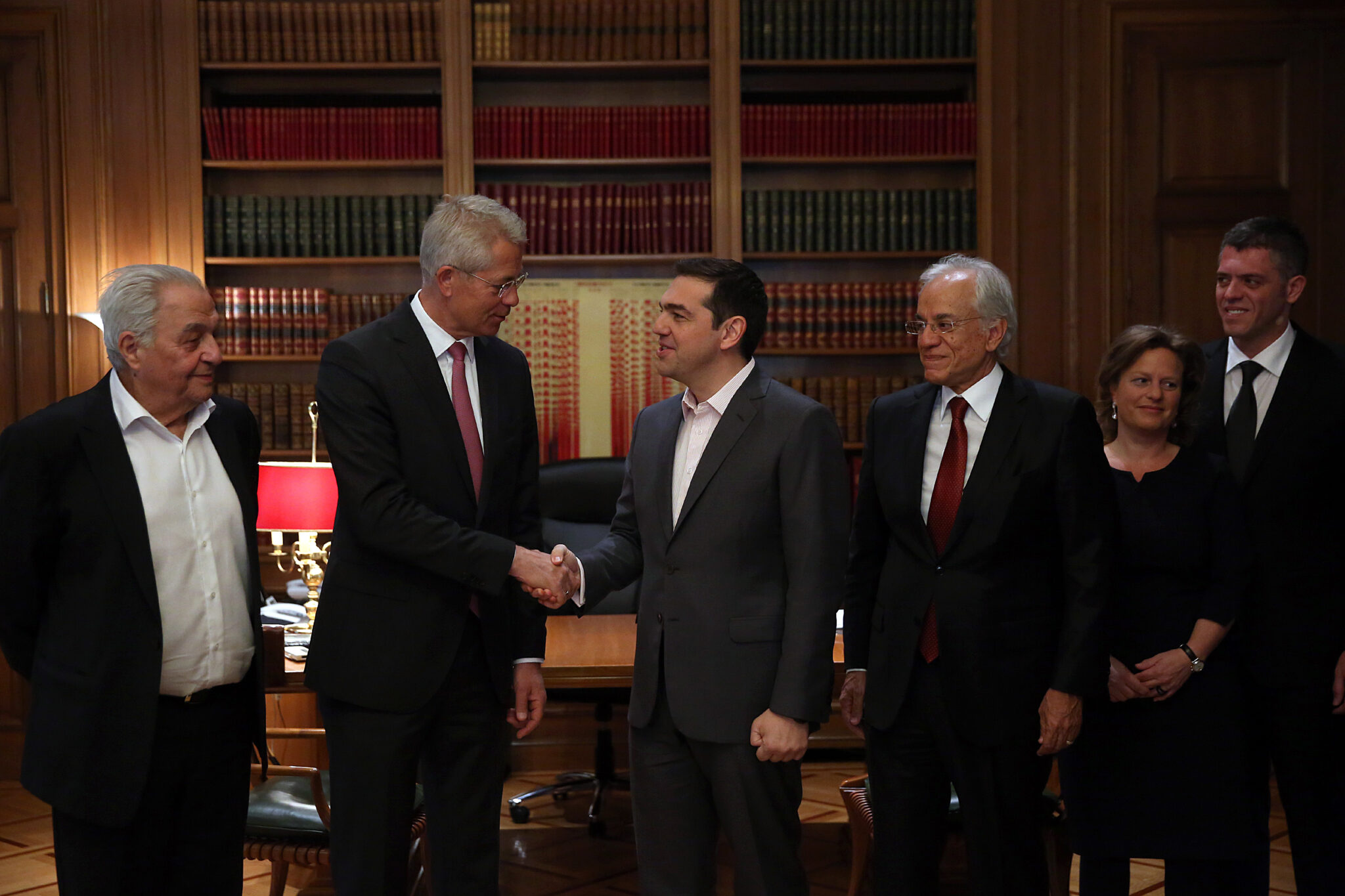 Συνάντηση Τσίπρα με τη διοίκηση της Fraport στο Μαξίμου