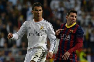 Ρονάλντο – Μέσι: Παθιασμένο φιλί στους δρόμους της Βαρκελώνης