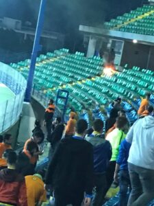 «Ντου» της αστυνομίας στην κερκίδα του ΑΠΟΕΛ!