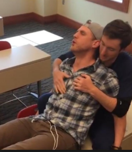 Φοιτητής ήθελε να νιώσει πως είναι να γεννάς… άντεξε 20 δεύτερα