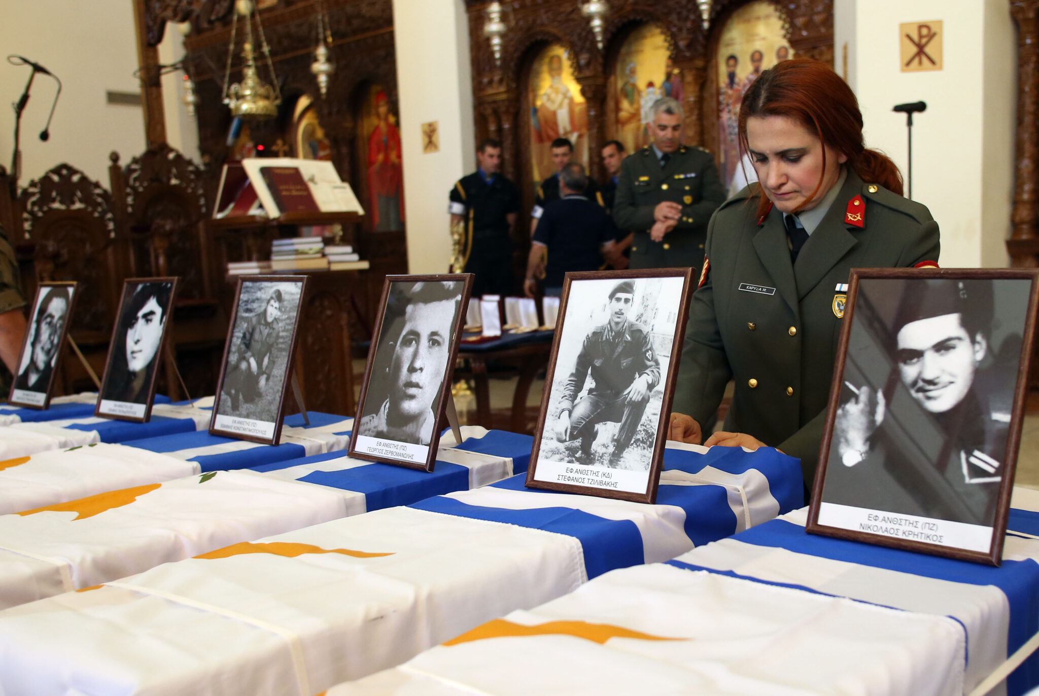 Ύστατο χαίρε στα δεκαεπτά παλλικάρια της ΕΛΔΥΚ (ΦΩΤΟ)