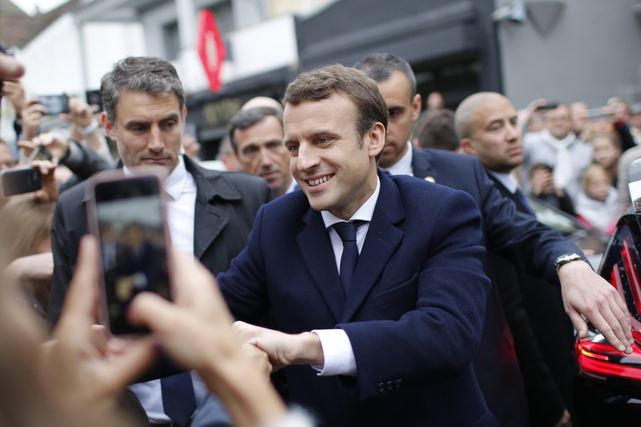 Μακρόν: Μία νέα σελίδα ανοίγει (ΦΩΤΟ)