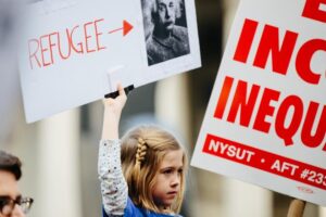 ΗΠΑ: Συγκρούσεις και επεισόδια κατά τη διάρκεια διαδηλώσεων για την Πρωτομαγιά