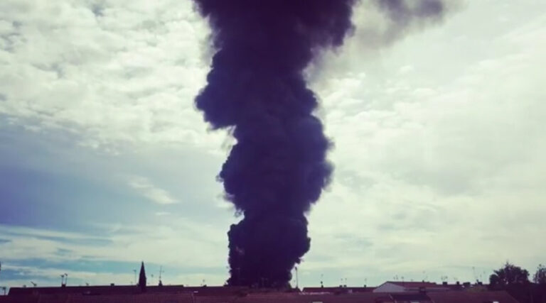 Εκρήξεις σε εργοστάσιο επικίνδυνων αποβλήτων στην Ισπανία με 15 τραυματίες