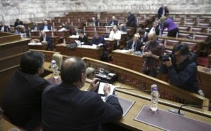 Προσωρινό αποκλεισμό των βουλευτών-μελών της Χρυσής Αυγής αποφασίζει η Ολομέλεια