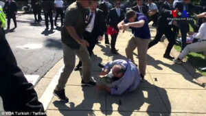 Σοβαρά επεισόδια έξω απο την Πρεσβεία της Τουρκίας στην Ουάσινγκτον (ΒΙΝΤΕΟ)