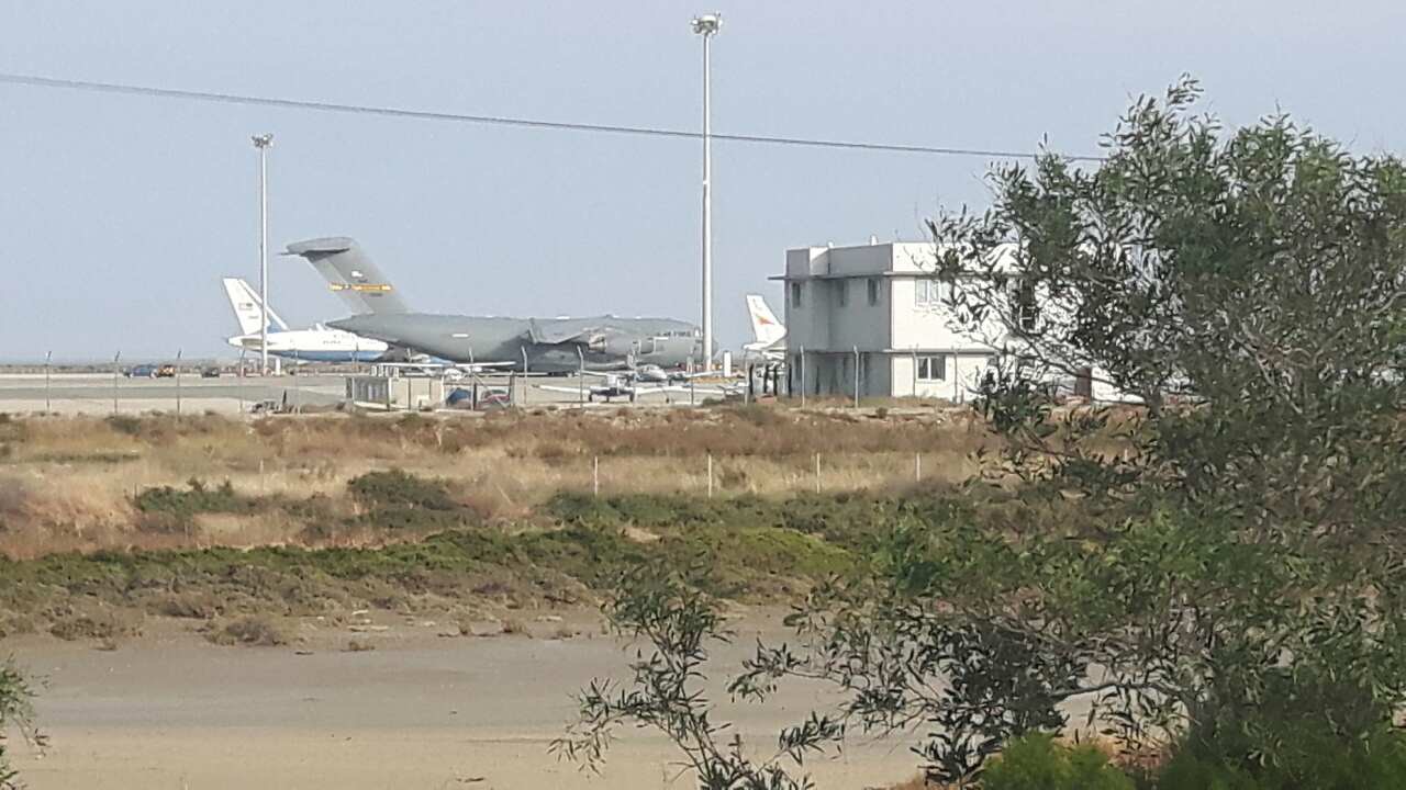 Στην Κύπρο τα αεροσκάφη που συνοδεύουν τον Τραμπ (ΒΙΝΤΕΟ)