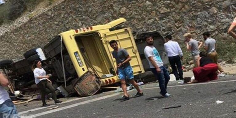Τουρκία: Δεκάδες νεκροί μετά από ανατροπή τουριστικού λεωφορείου