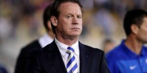 Φαβορί ο Μπέιν για τον πάγκο του ΑΠΟΕΛ