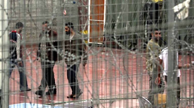 Ισραηλ: Τριακόσιοι Παλαιστίνιοι κρατούμενοι σταματούν απεργία πείνας