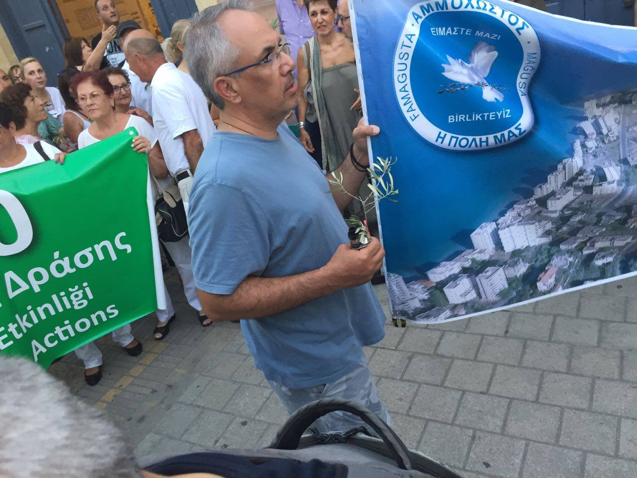 Ελληνοκύπριοι και τουρκοκύπριοι για μια ενωμένη Κύπρο (ΦΩΤΟ-BINTEO)