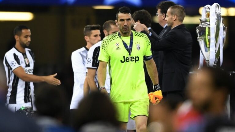 Μετά το μουντιάλ θα ''κρεμάσει'' τα γάντια του ο Μπουφόν