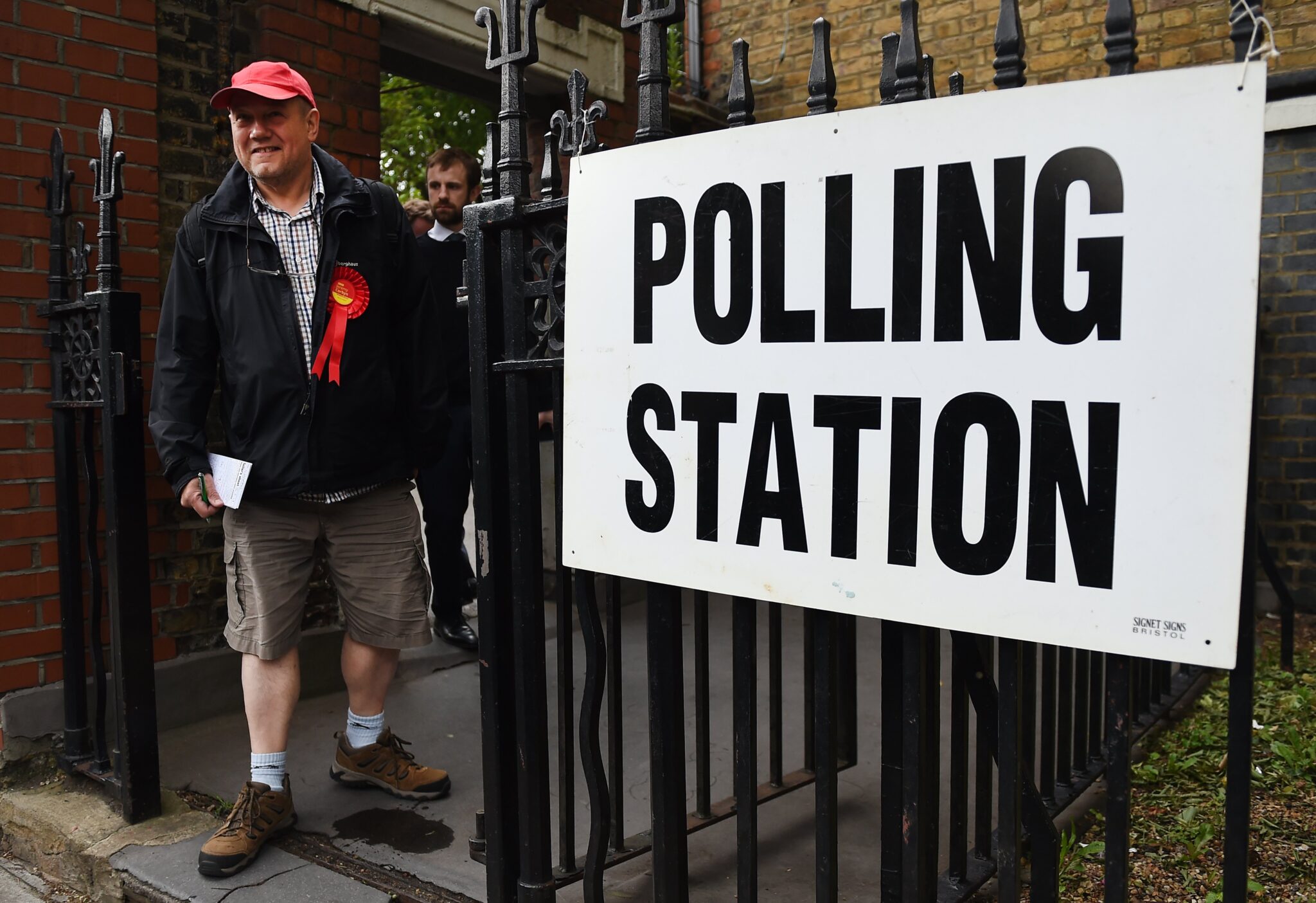 Μπροστά η Μέι στα exit polls