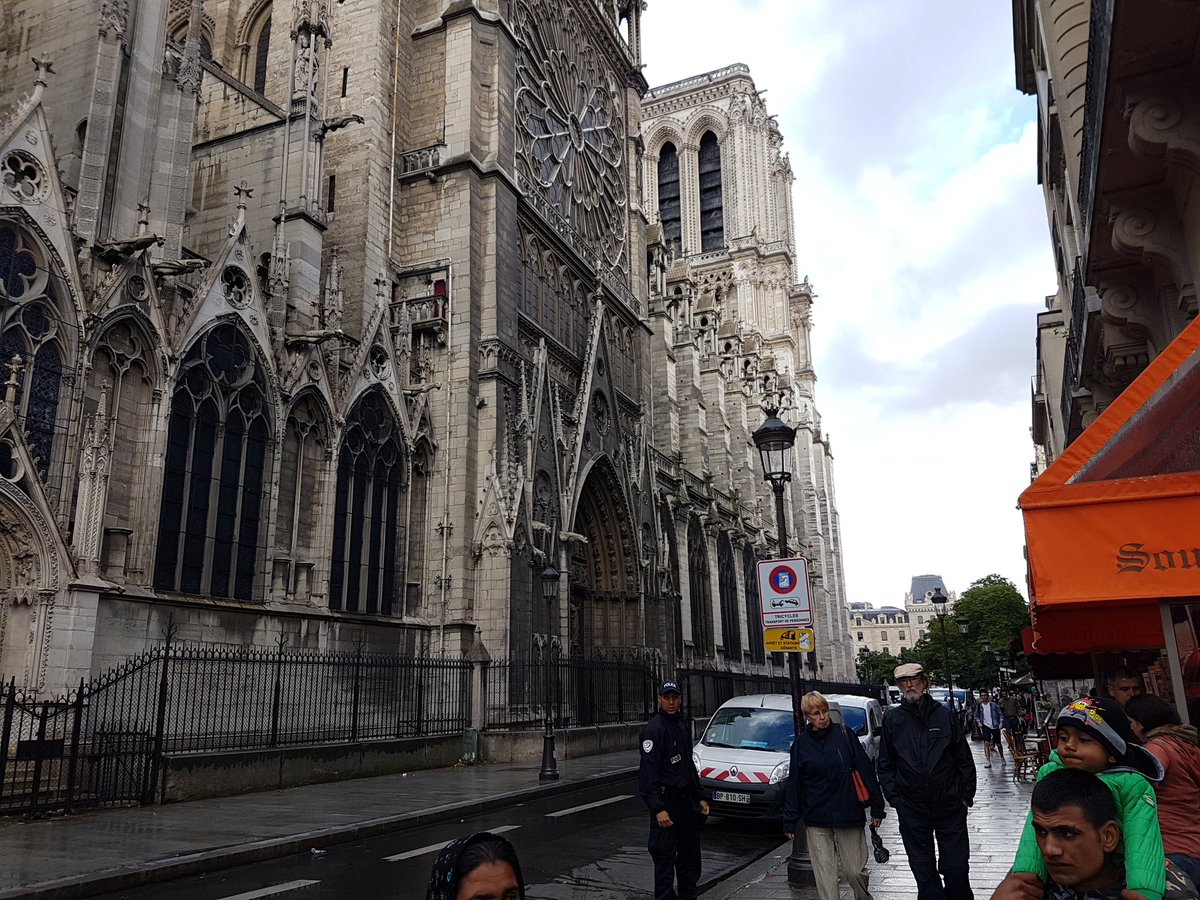 Μέλος του ΙΚ δηλώνει ο ύποπτος για την επίθεση στο Παρίσι (BINTEO-ΦΩΤΟ)