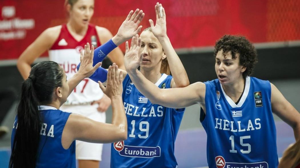 Οι γυναικάρες με τα μπλε διέλυσαν την Τουρκία