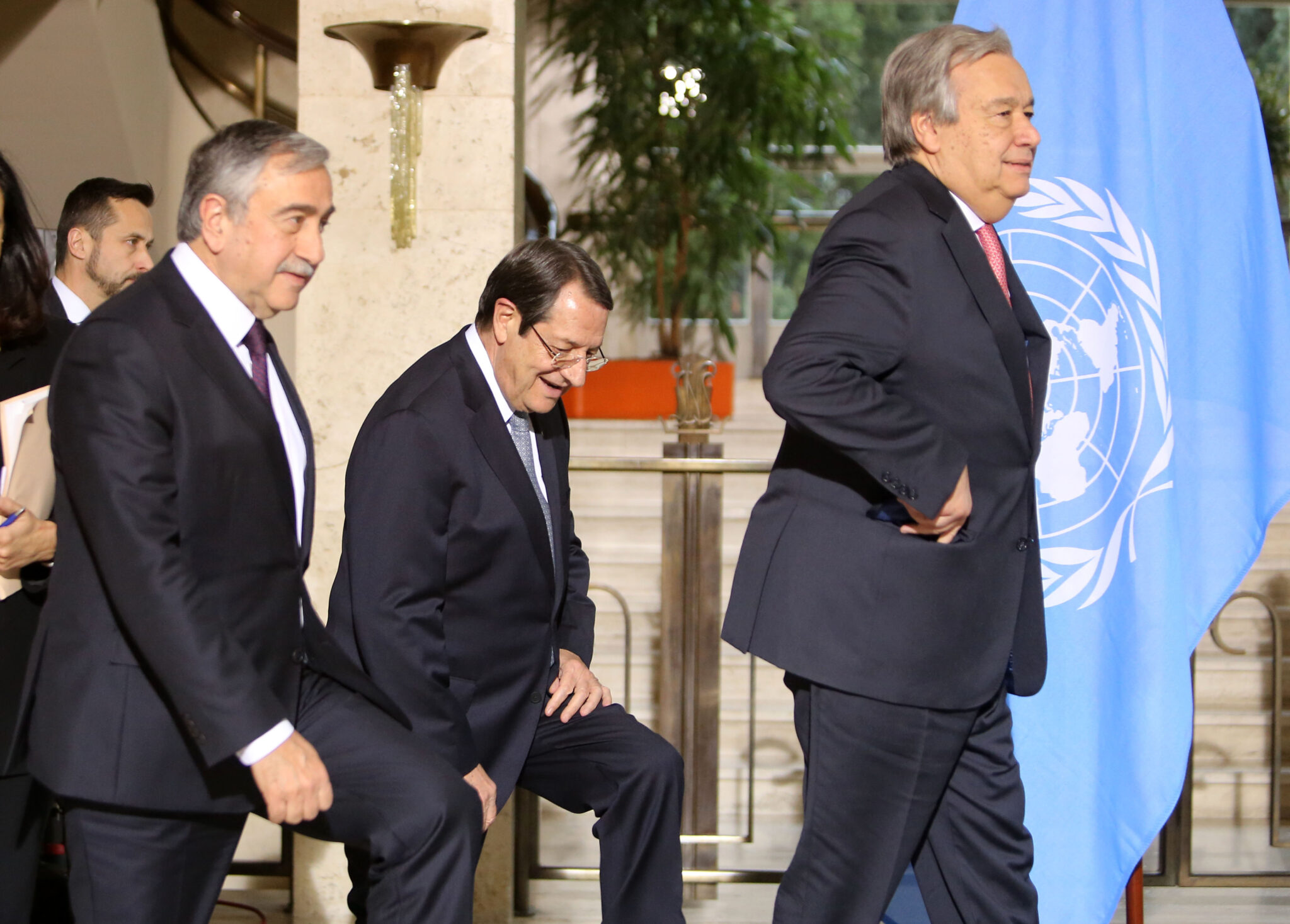 Οι πολιτικές εξελίξεις στη Βρετανία και η Διάσκεψη στη Γενεύη