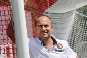 O Nτάμιεν Χέρτογκ βοηθός του Μπέιν στον ΑΠΟΕΛ