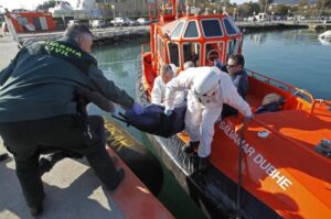 Επιχείρηση διάσωσης 906 μεταναστών, στ ανοιχτά της Λιβύης